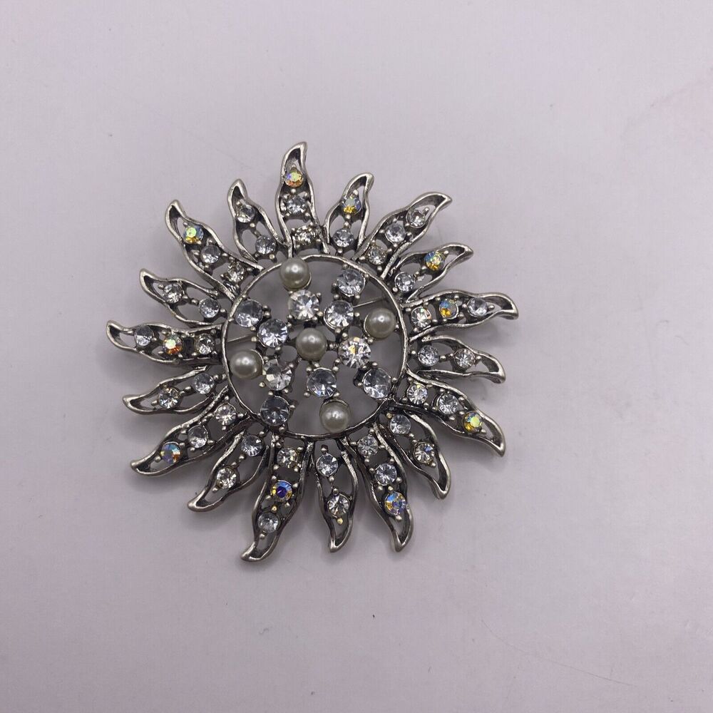 Sparkling Sun Brooch Pin Vintage Monet Rhinestone & Faux Pearl E2